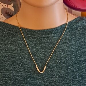 Citation Elegant Gold V-Necklace